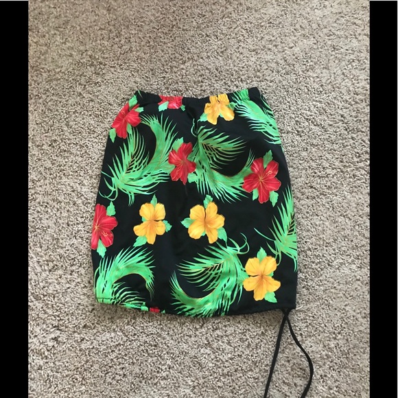 T.H.E. Other - T.H.E. Size 10/32D, blouson tankini top 3/$9☘️☘️
